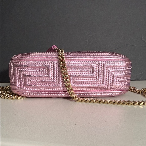 RARE Versace Metallic Pink Crossbody Bag Gold Chain CAMERA purse PERFECT SIZE! - Picture 16 of 17